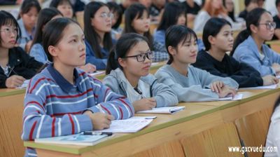 管理学院开展本科课程研修学习班讲座