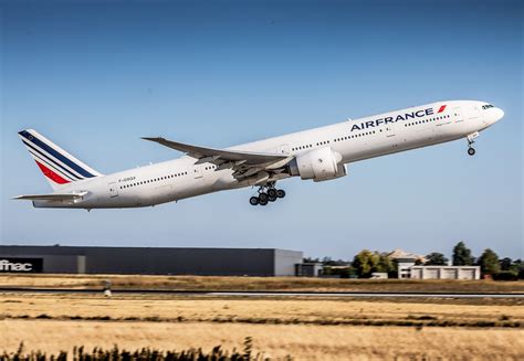 B777.